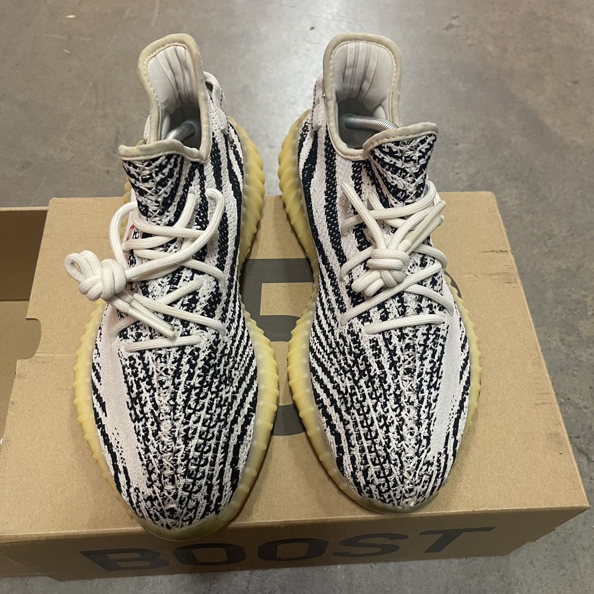 Other Yeezy 350 zebra size 9 Size US 9 / EU 42 - 5 Thumbnail