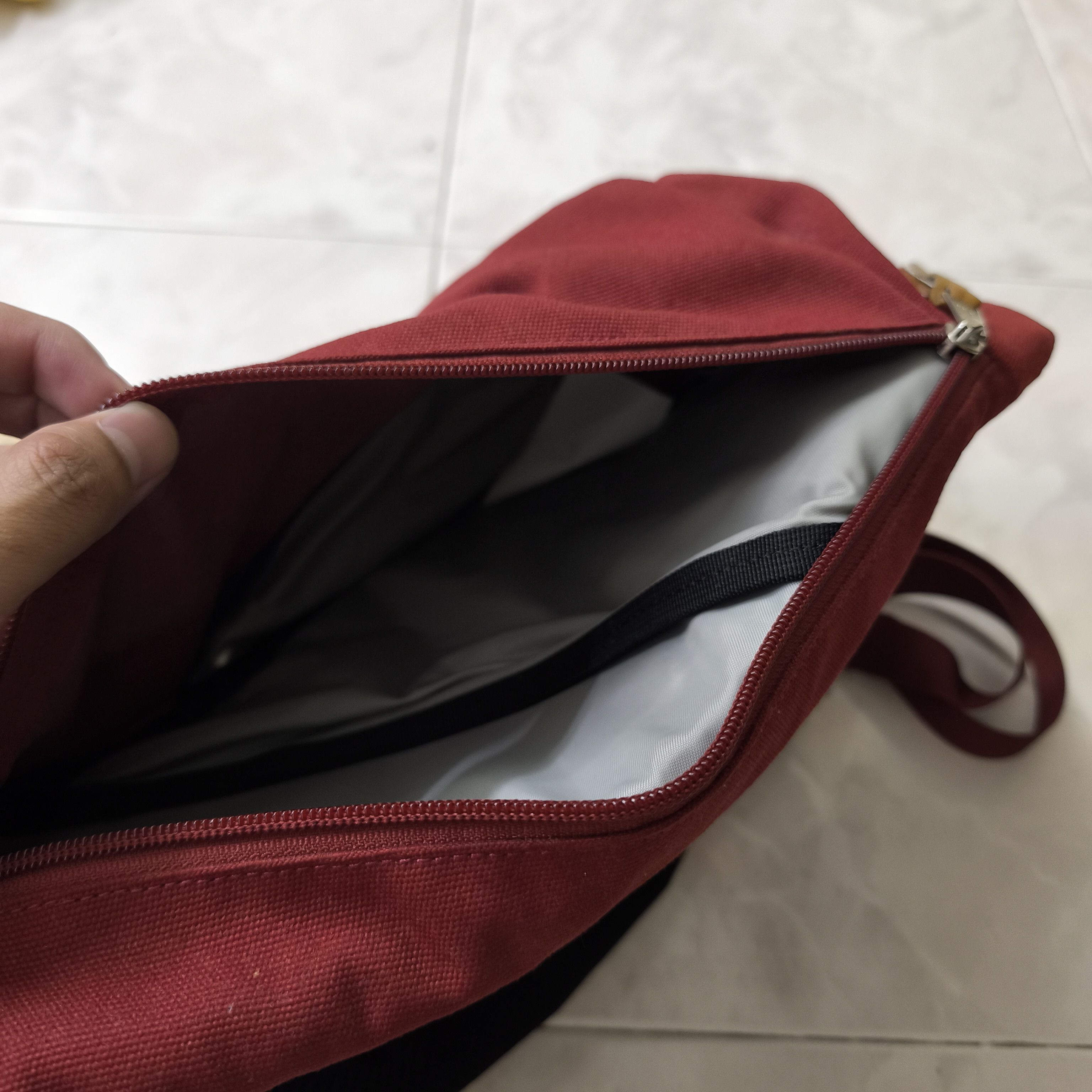 Mystery Ranch Mystery Ranch Schlinger Red Crossbody Bag Size ONE SIZE - 4 Thumbnail