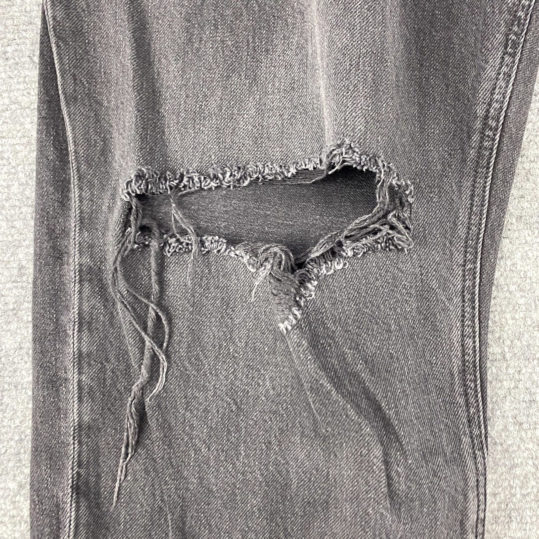 American Eagle Outfitters American Eagle Jeans Womens 18 Black Denim Distressed Ripped Strigid Real Good Size 40" / US 18 - 3 Thumbnail