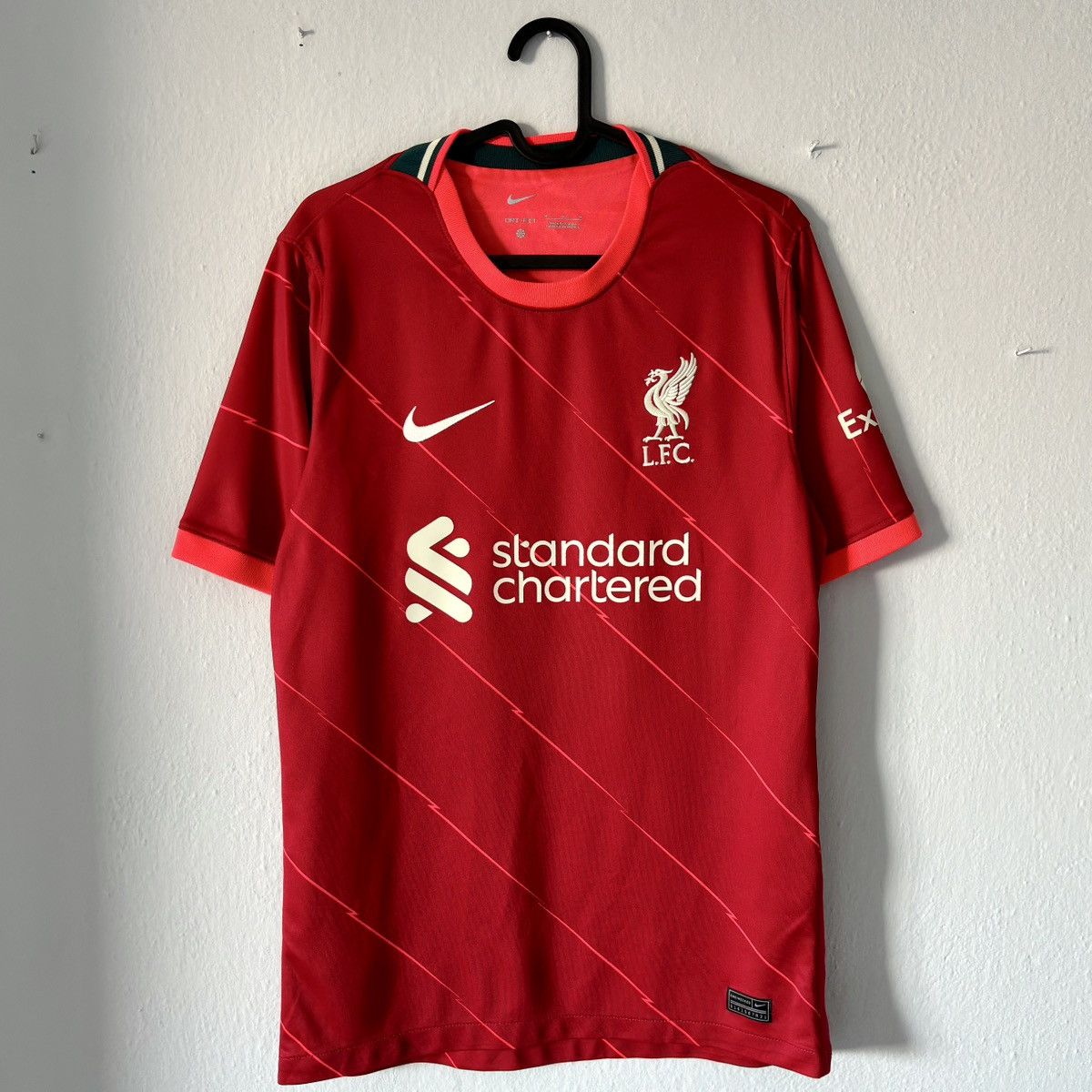 Nike 2021 2022 Liverpool England Nike Home Soccer Jersey Shirt FC Size US M / EU 48-50 / 2 - 2 Thumbnail