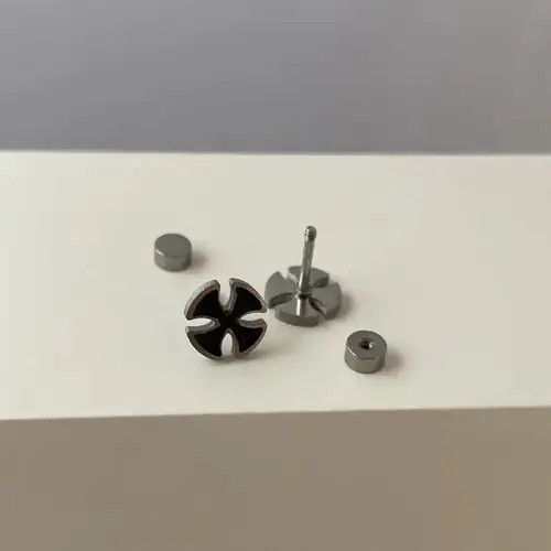 Designer × Jewelry Titanium Steel Cross Stud Earrings for Men Women Size ONE SIZE - 1 Thumbnail