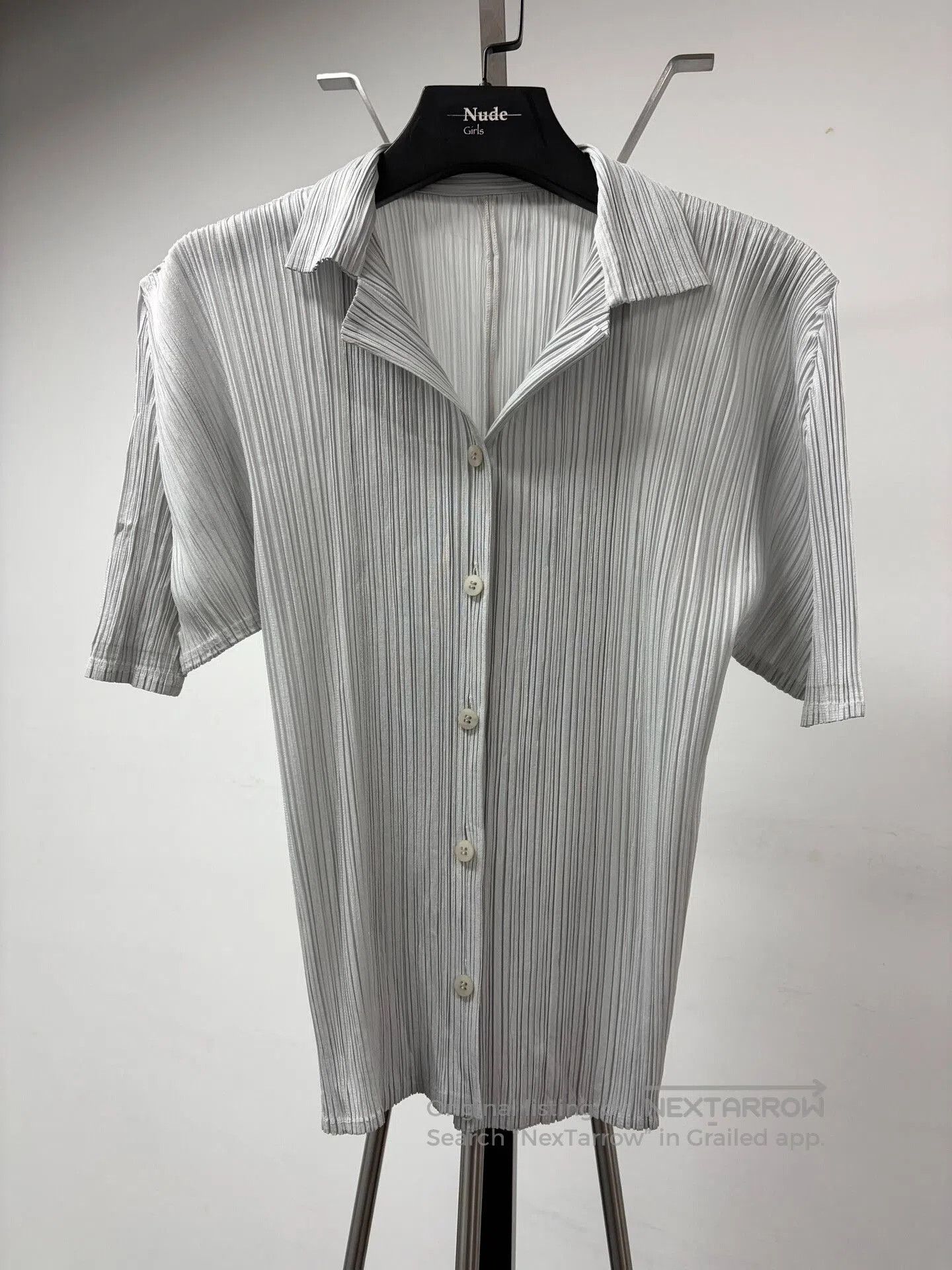 Pleats Please Issey Miyake Pleats Please Issey Miyake Short Sleeve Top. Size US L / EU 52-54 / 3 - 1 Thumbnail