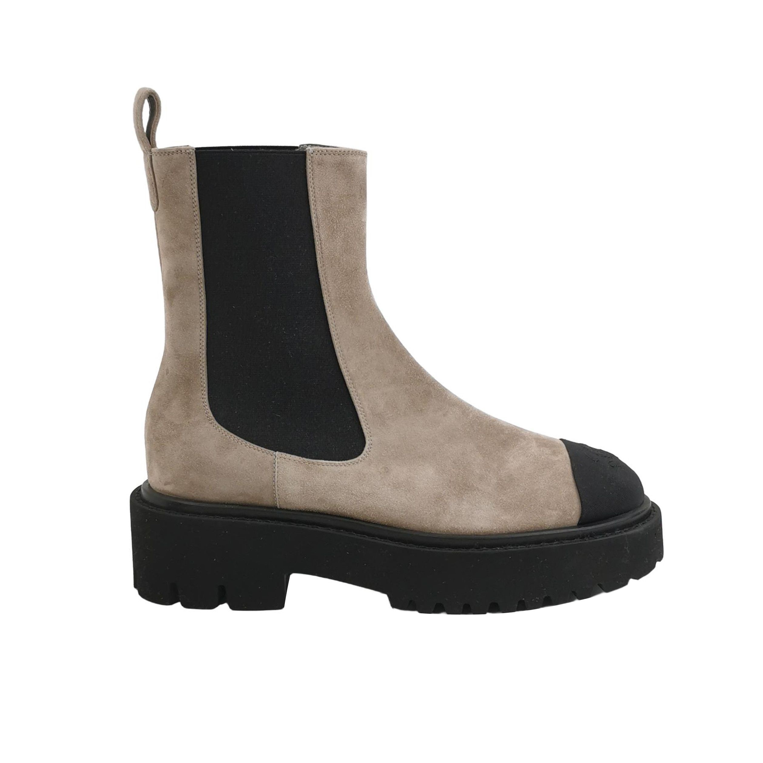 Chanel Chanel Women 6 Boots Size US 6 / IT 36 - 1 Thumbnail