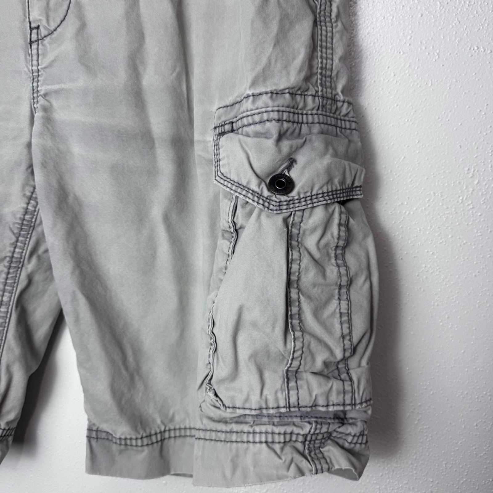 Express Express 10” Grey Contrast Stitch Cargo Shorts Men’s Size 38 Size US 38 / EU 54 - 9 Thumbnail