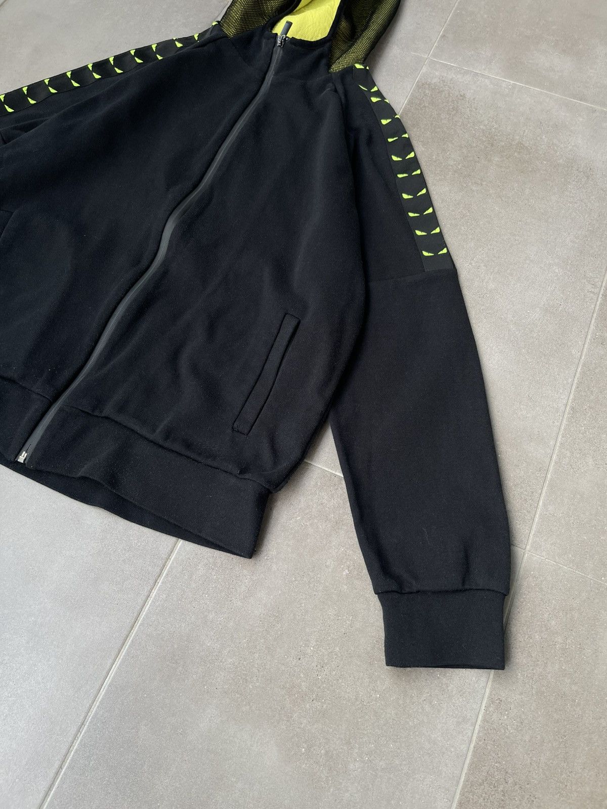 Alexander McQueen 😍1998 Alexander McQueen Rock Embroidered Logo Sweatshirt Size US M / EU 48-50 / 2 - 4 Thumbnail