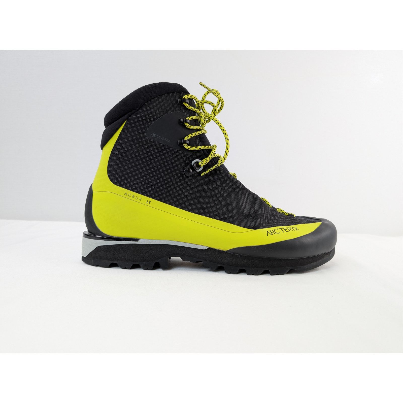 Arc'teryx o1rshd1 Acrux LT GTX mountaineering boots in black/yellow Size US 13 / EU 46 - 1 Thumbnail