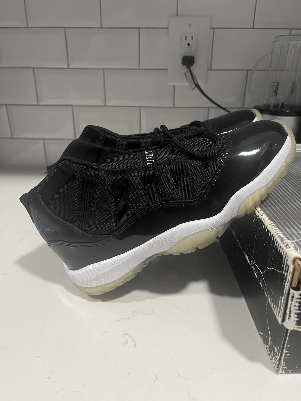 Jordan Brand Jordan 11 sz 8 2000 release Size US 8 / EU 41 - 3 Thumbnail