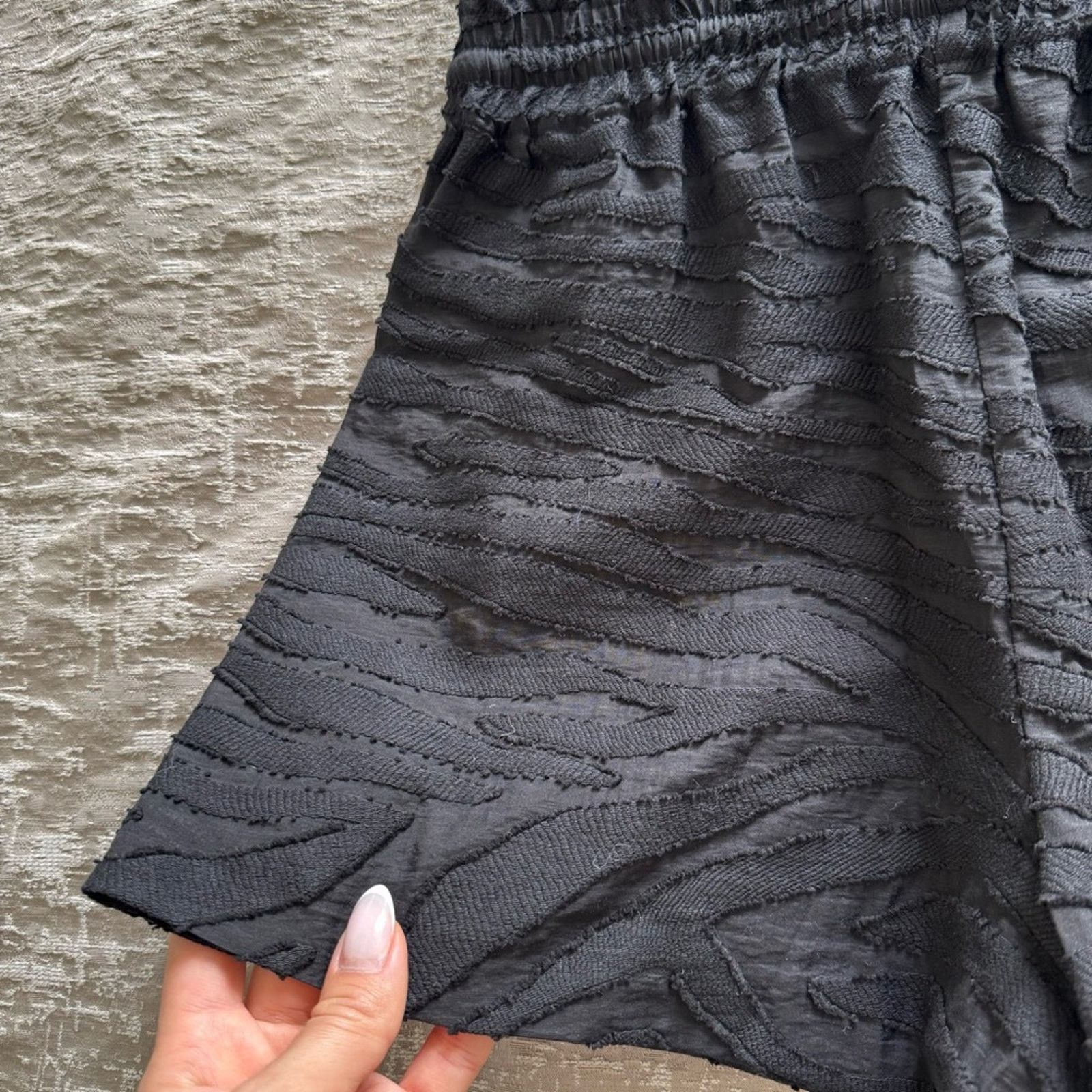 Iro NWT! IRO Black Textured High Waisted Shorts, Size 32 Size 24" / US 00 / IT 34 - 6 Thumbnail