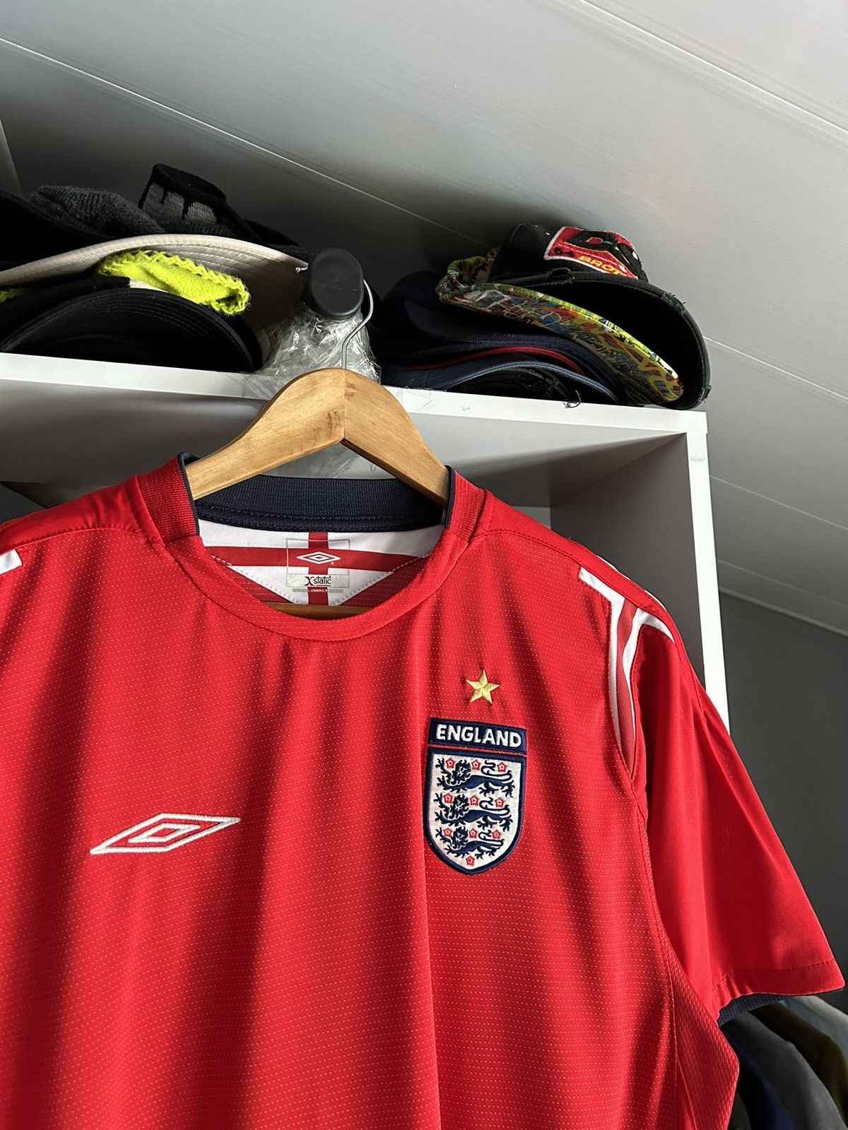 Other England 2004/06 home umbro soccer jersey shirt Size US M / EU 48-50 / 2 - 2 Thumbnail