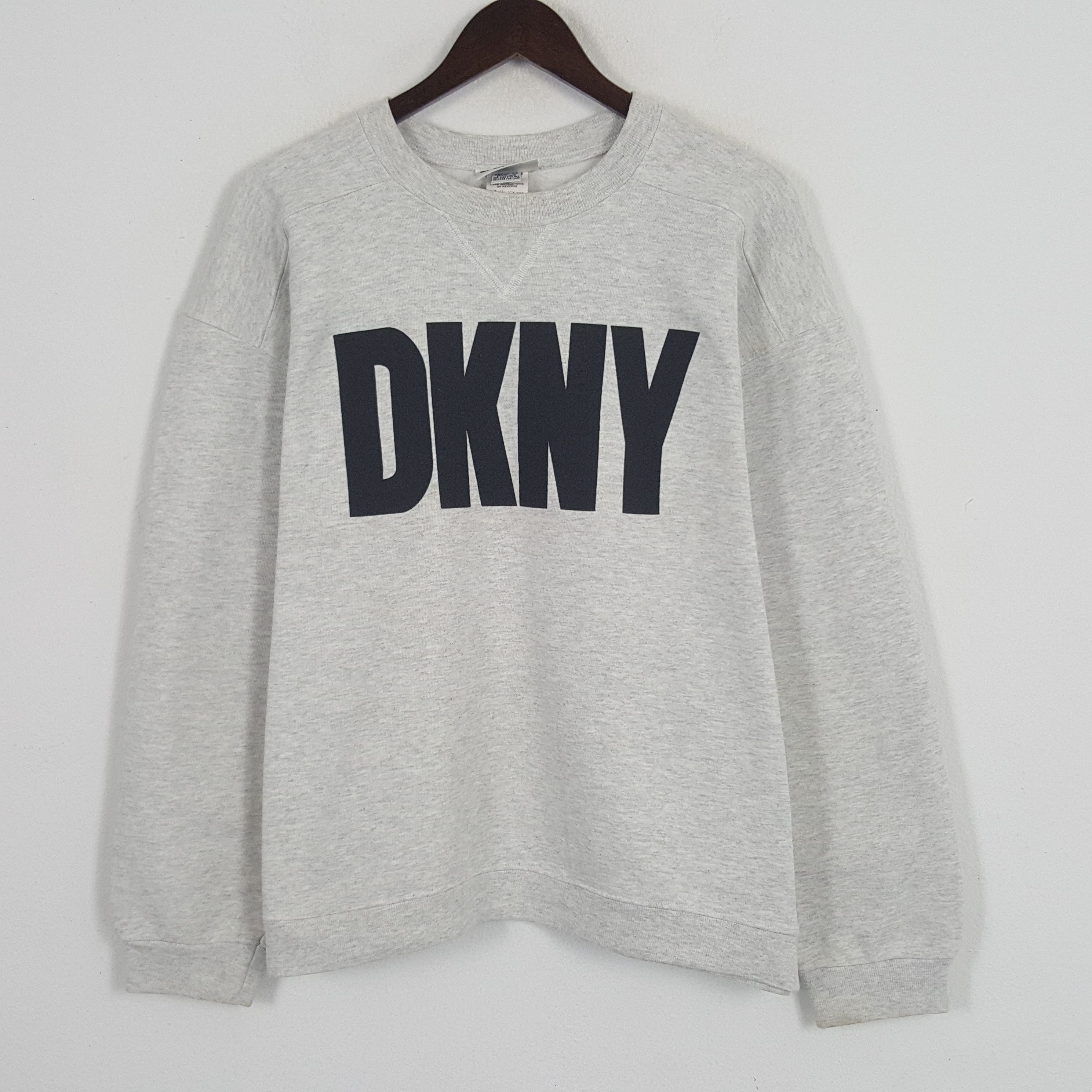 DKNY × Vintage Vintage DKNY Big Logo Sweatshirt Size US L / EU 52-54 / 3 - 1 Thumbnail