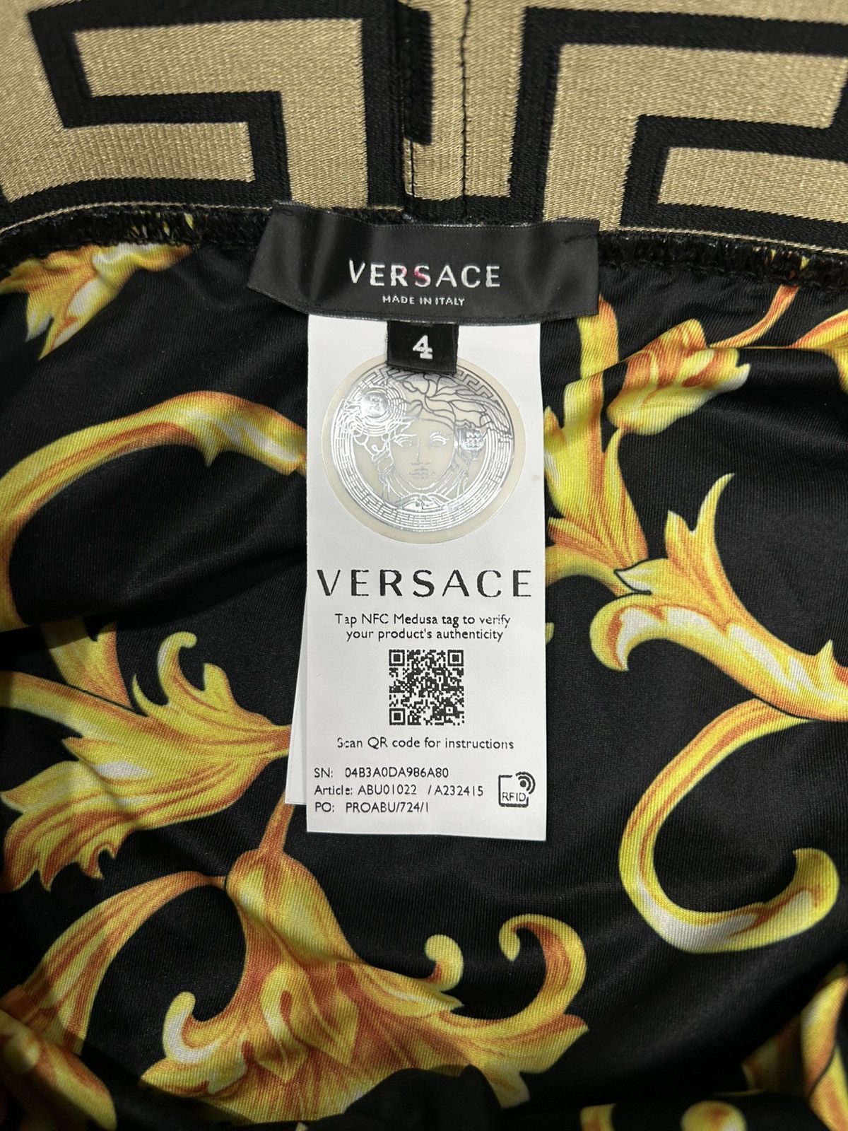 Versace Versace Greca Medusa Swim Trunks Size US 32 / EU 48 - 10 Thumbnail