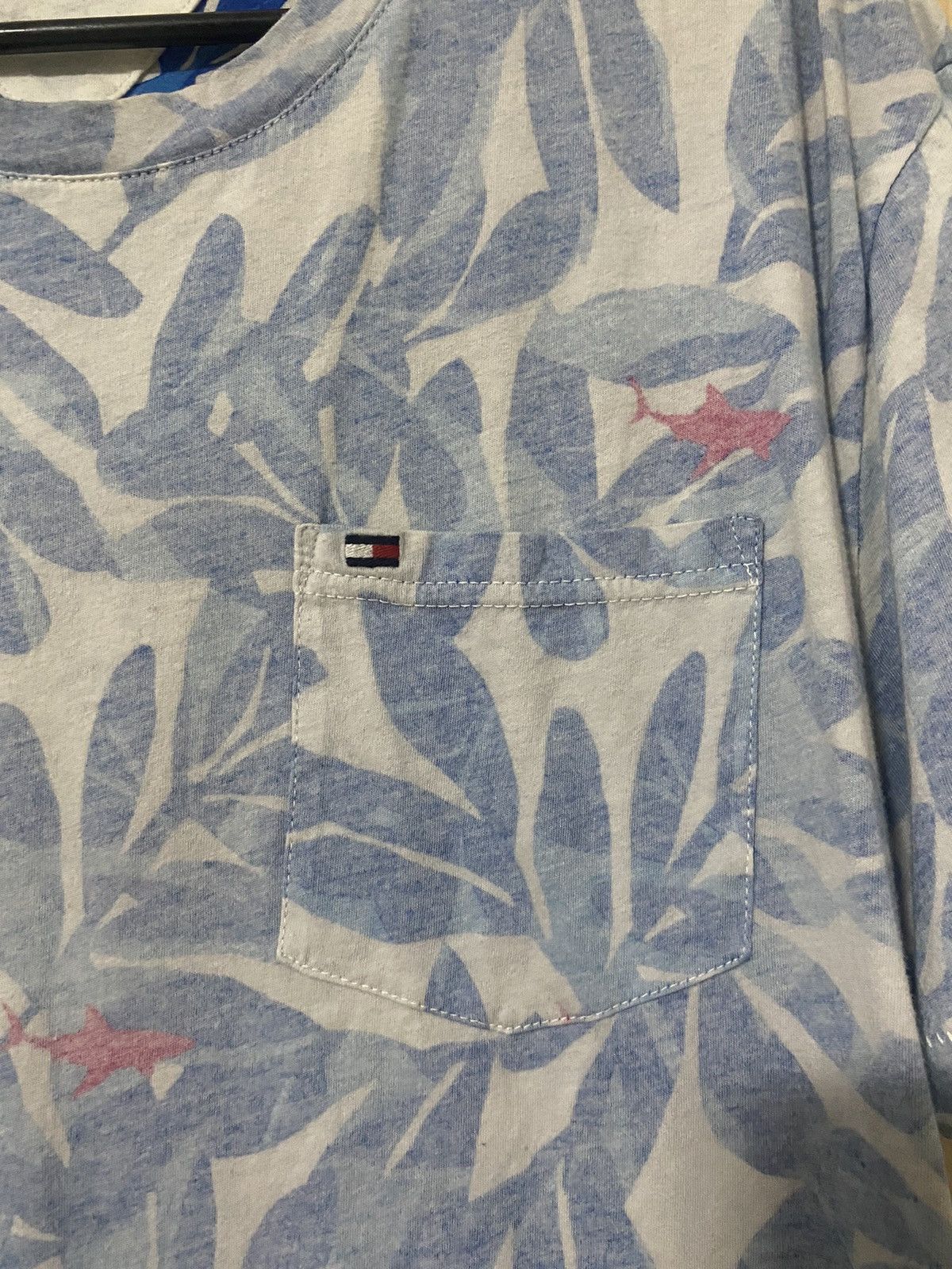 Tommy Hilfiger × Tommy Jeans Floral Shark Tommy Hilfiger T-shirt Size US L / EU 52-54 / 3 - 3 Thumbnail
