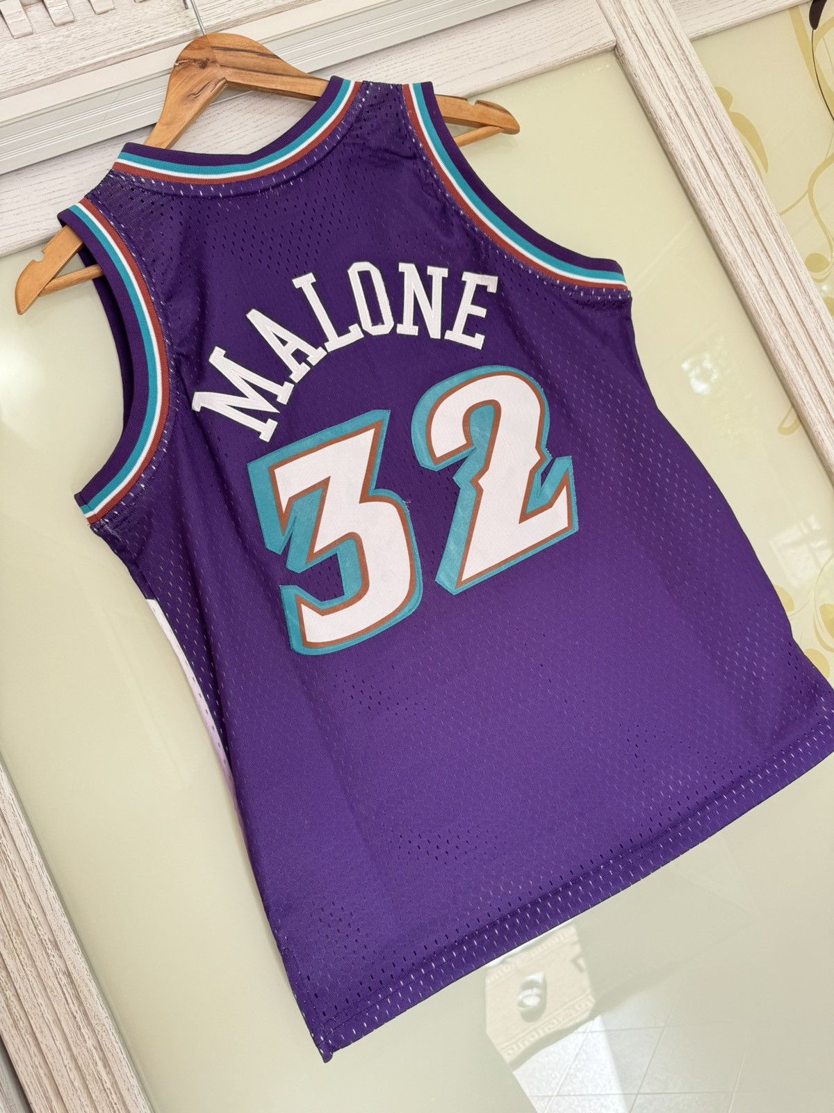 Mitchell & Ness × NBA Karl Malone #32 Utah Jazz Mitchell & Ness NBA Jersey Shirt Size US S / EU 44-46 / 1 - 10 Thumbnail