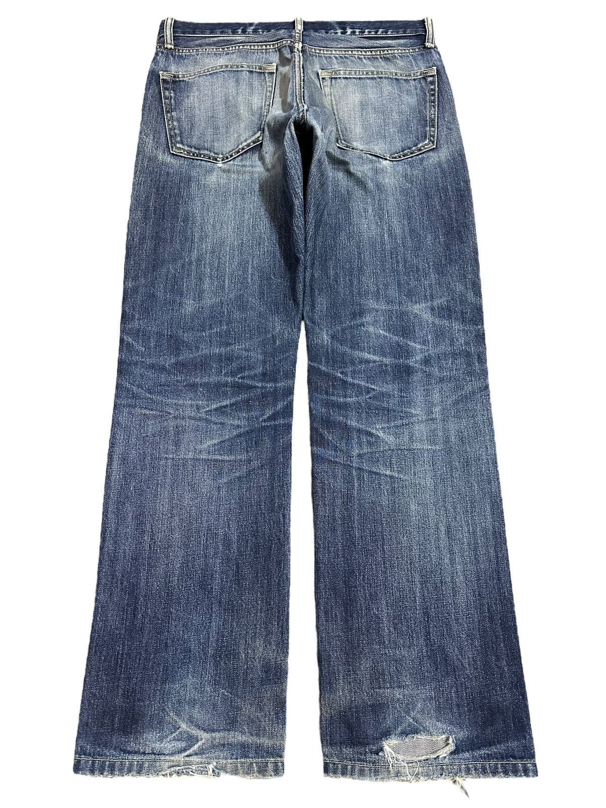 Uniqlo Vintage Japanese Uniqlo Blue Faded Wash Distress Loose Jeans Size US 32 / EU 48 - 2 Thumbnail