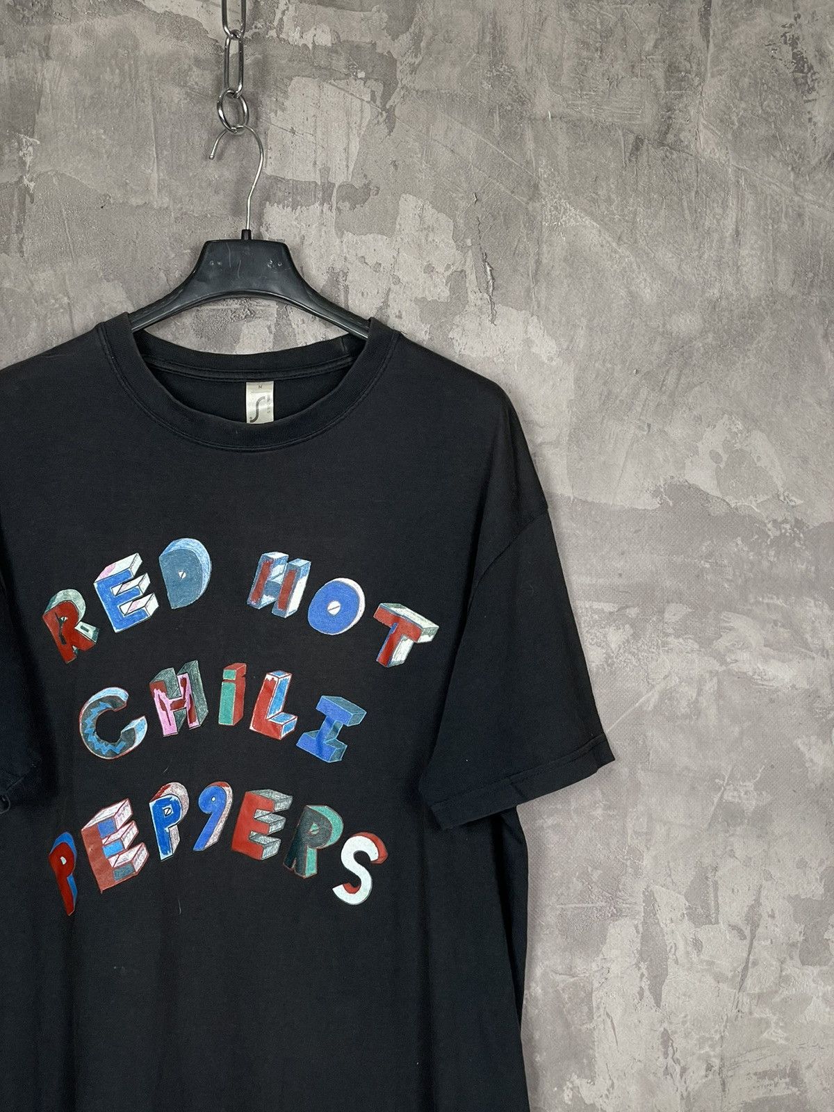 Band Tees Vintage Red Hot Chilli Peppers Rock Band Punk tee 90’s Size US M / EU 48-50 / 2 - 4 Thumbnail