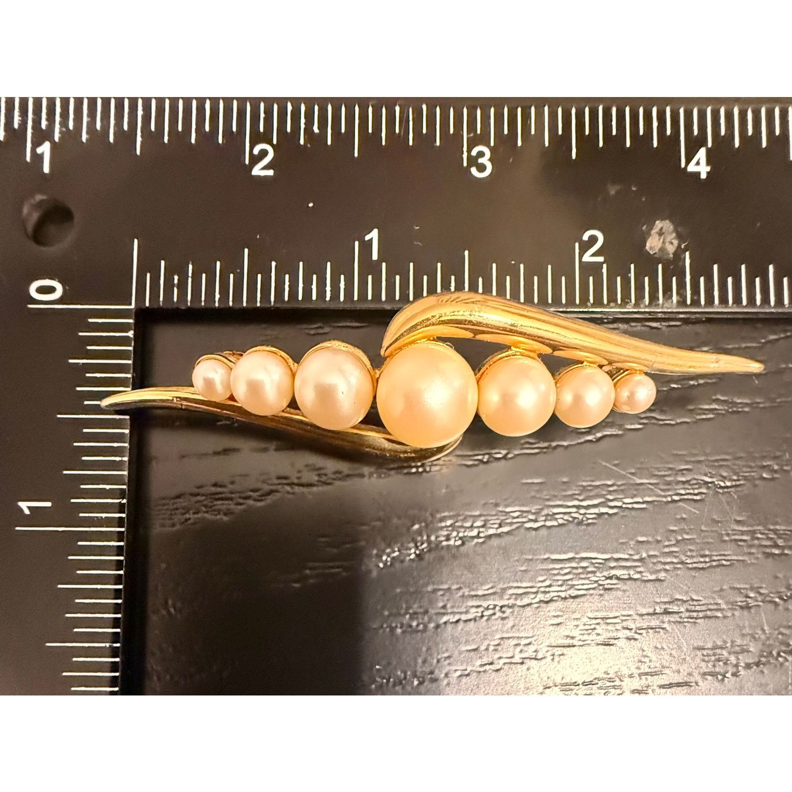 Monet Vintage Signed Monet Faux Pearl Gold Tone Leaf Brooch Size ONE SIZE - 4 Thumbnail