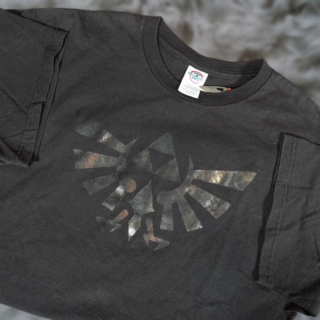 Vintage VINTAGE Zelda Twilight Princess T-Shirt Mens XL Slim Fit Graphic Print Black Retro 2000s Size US XL / EU 56 / 4 - 1 Thumbnail