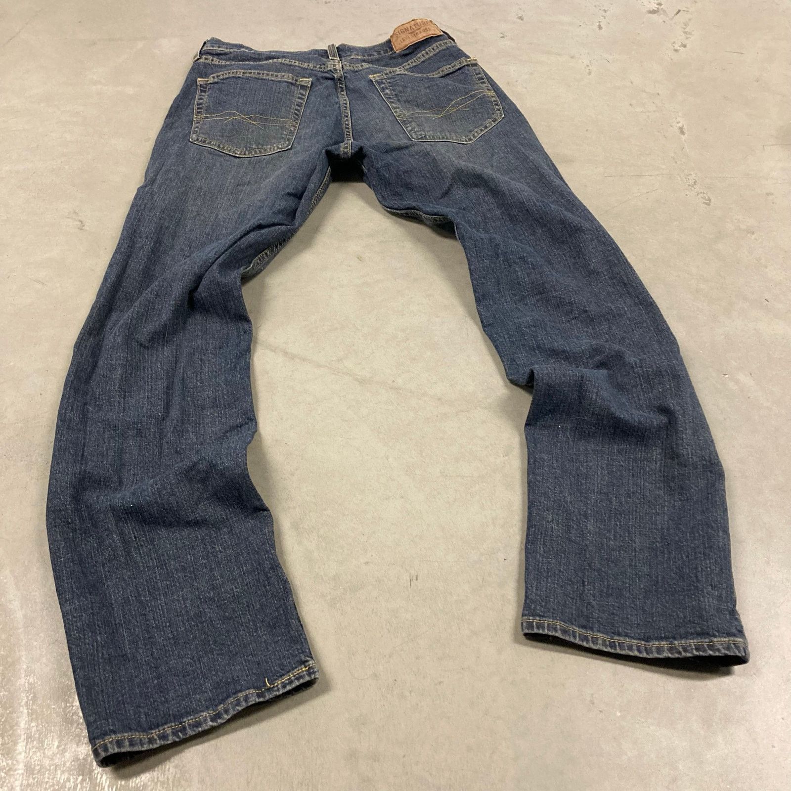 Levi's × Vintage Y2K relaxed faded Levi’s Jeans 30x32 Size US 30 / EU 46 - 2 Thumbnail