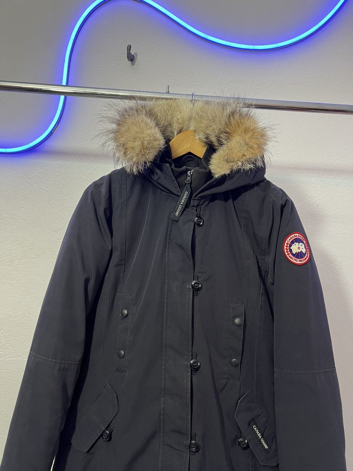 image of Canada Goose Women’S Kensington Parka in Navy, Women's (Size Medium)