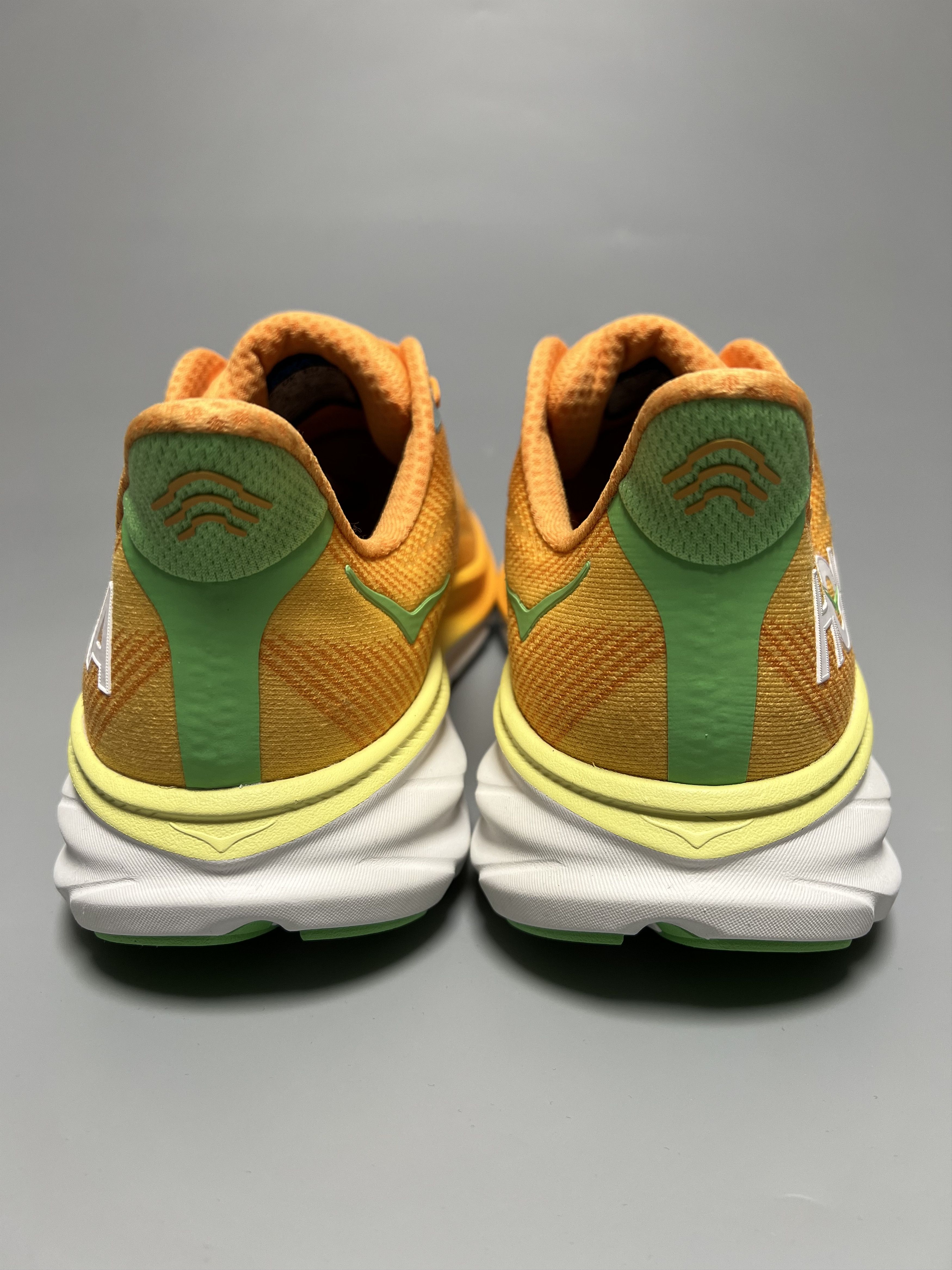 Hoka 10.5EE Hoka One One Clifton 9 Wide Running Shoes Walking Gym Size US 10.5 / EU 43-44 - 3 Thumbnail