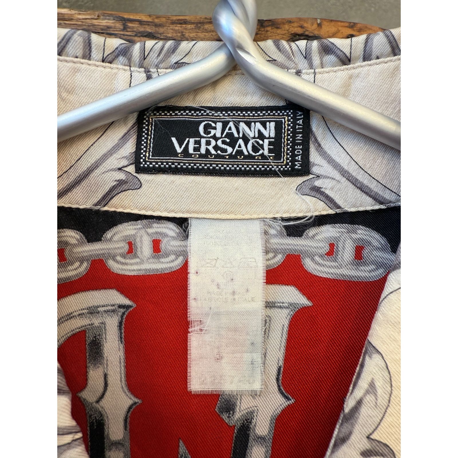 Versace Vintage Gianni Versace Graphic Print Silk Button Down Shirt Size US M / EU 48-50 / 2 - 4 Thumbnail