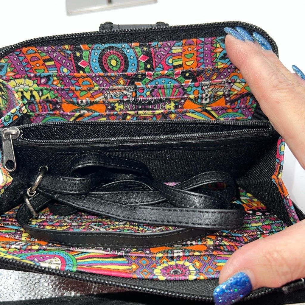 Other Sakroots Wristlet/Crossbody Phone Holder and Zip Around Wall Size ONE SIZE - 8 Thumbnail