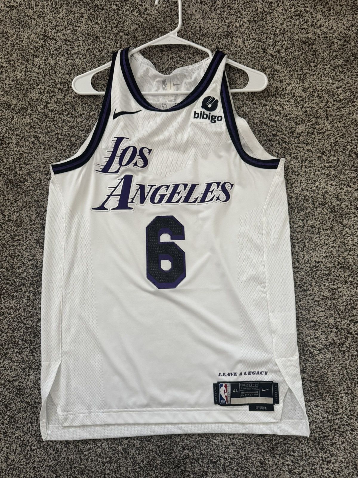 NBA NBA Lakers Lebron James Jersey Size US M / EU 48-50 / 2 - 1 Thumbnail