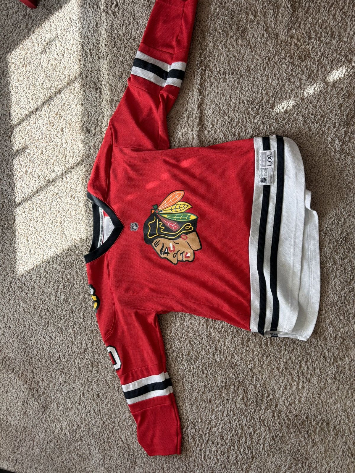 Reebok Blackhawks hockey jersey Size US S / EU 44-46 / 1 - 4 Thumbnail