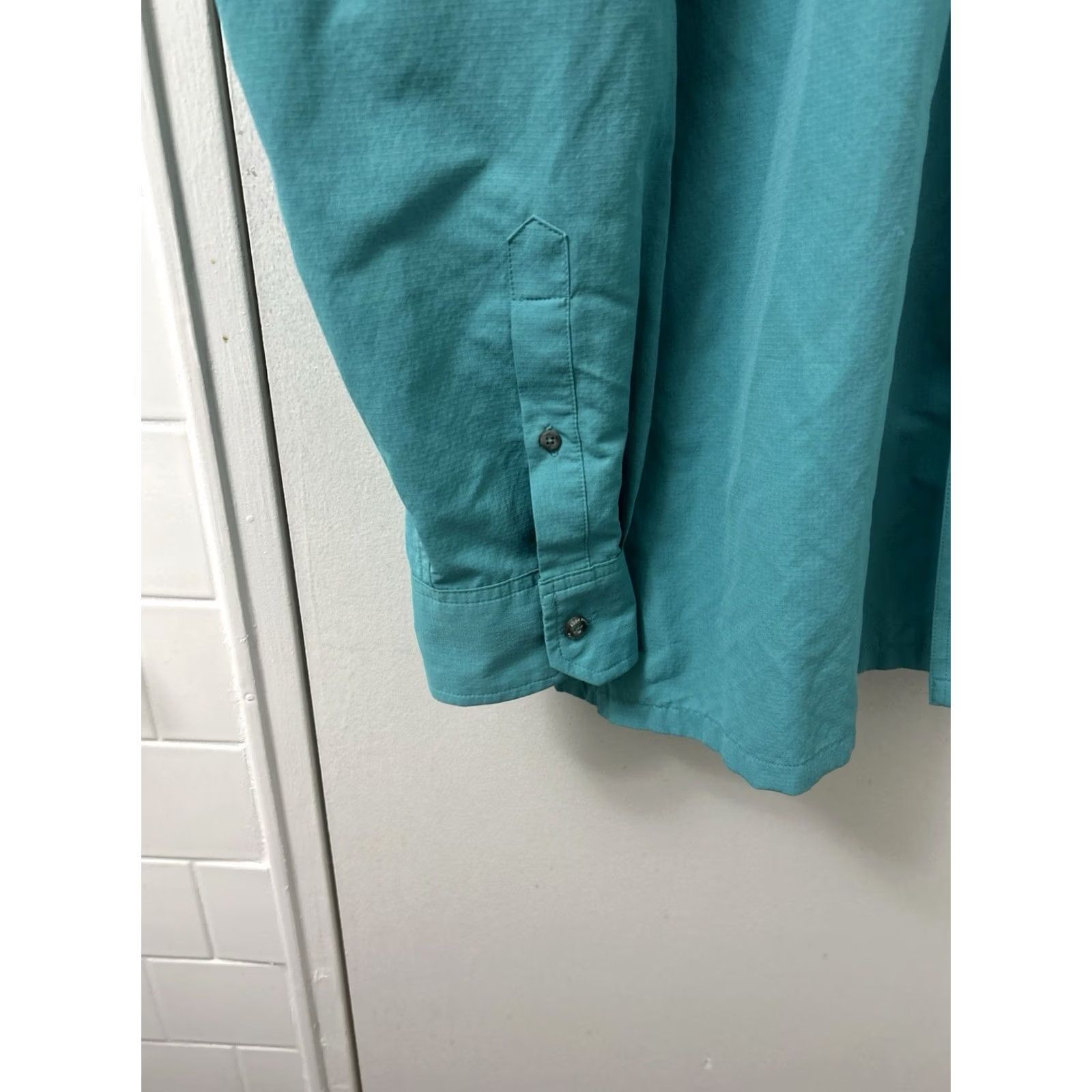 Eddie Bauer Eddie Bauer Shirt Mens XL Aqua Blue Button Down Fishing Outdoor Vented L/S Size US XL / EU 56 / 4 - 7 Thumbnail