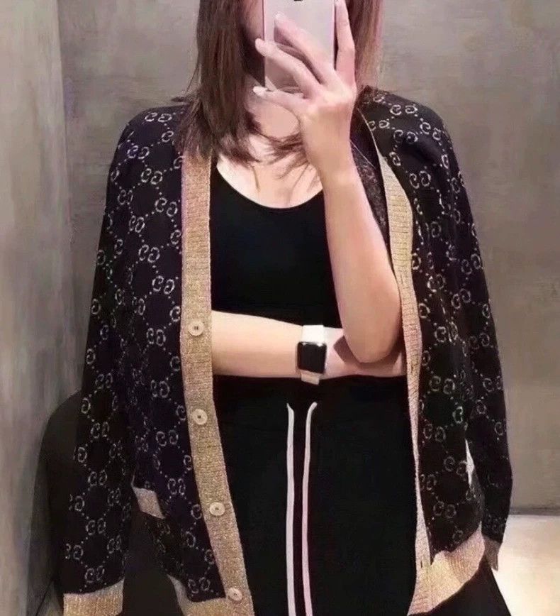 Gucci Gucci Black and gold color matching V-neck cotton knitted c Size US M / EU 48-50 / 2 - 9 Thumbnail