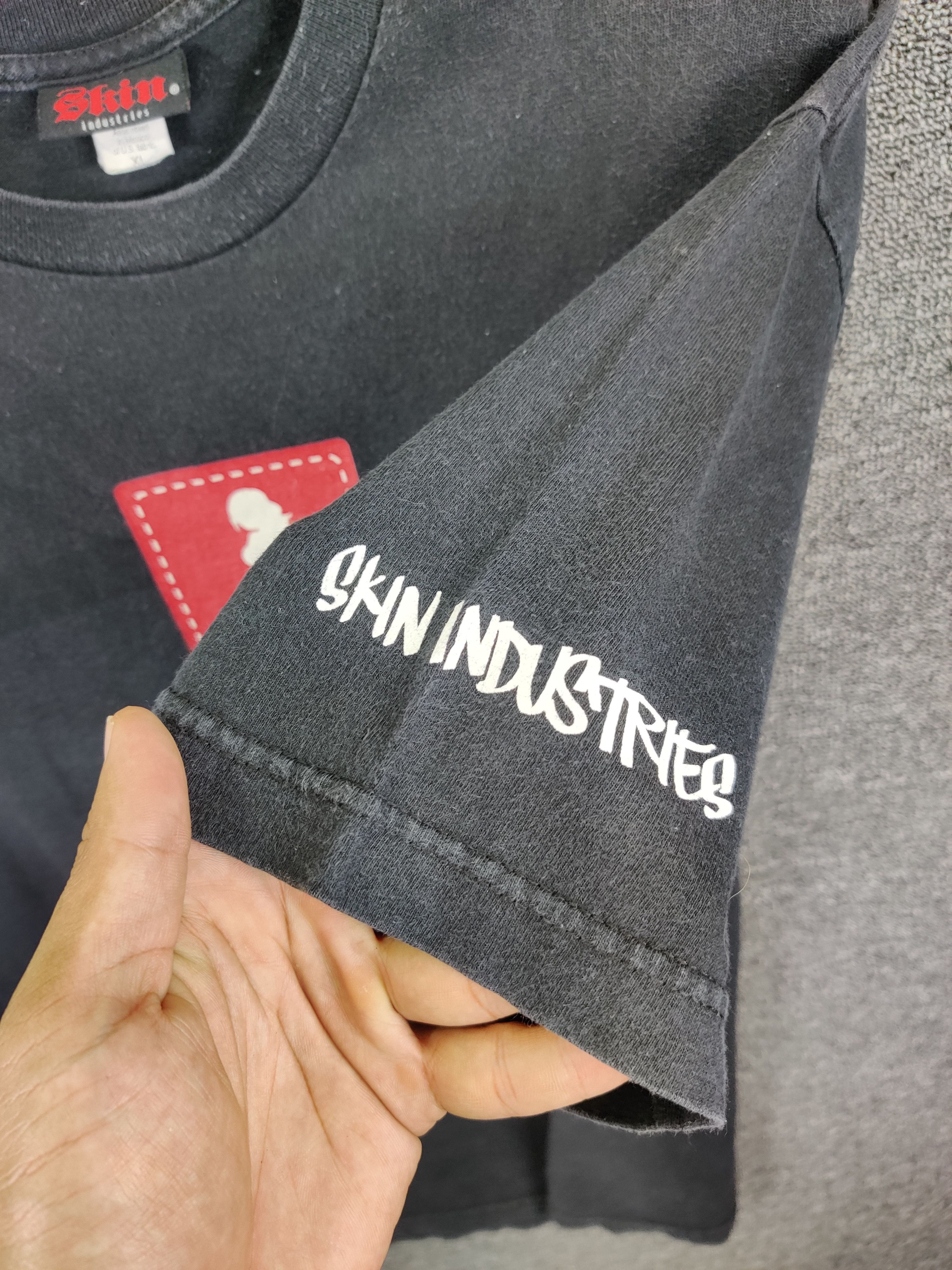 Vintage Vintage 90s Skin Industries Skateboard Tee Tshirt Size US XL / EU 56 / 4 - 3 Thumbnail