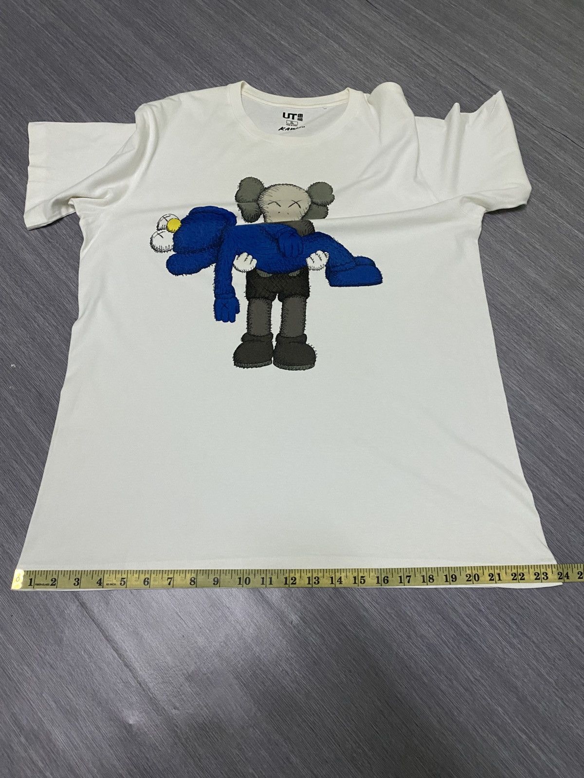 Kaws × Uniqlo Uniqlo X Kaws Size US XL / EU 56 / 4 - 7 Thumbnail