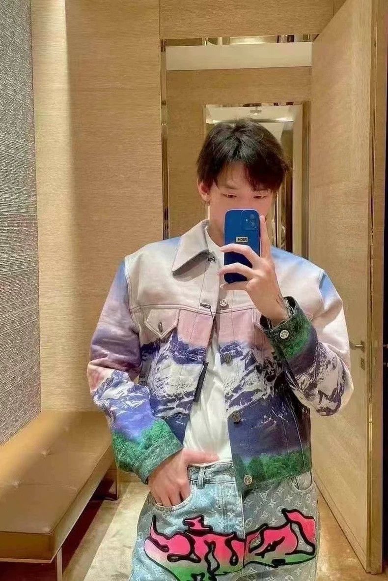 Louis Vuitton Louis Vuitton New Oil Painting Snow Mountain Scenic Denim Size US L / EU 52-54 / 3 - 8 Thumbnail