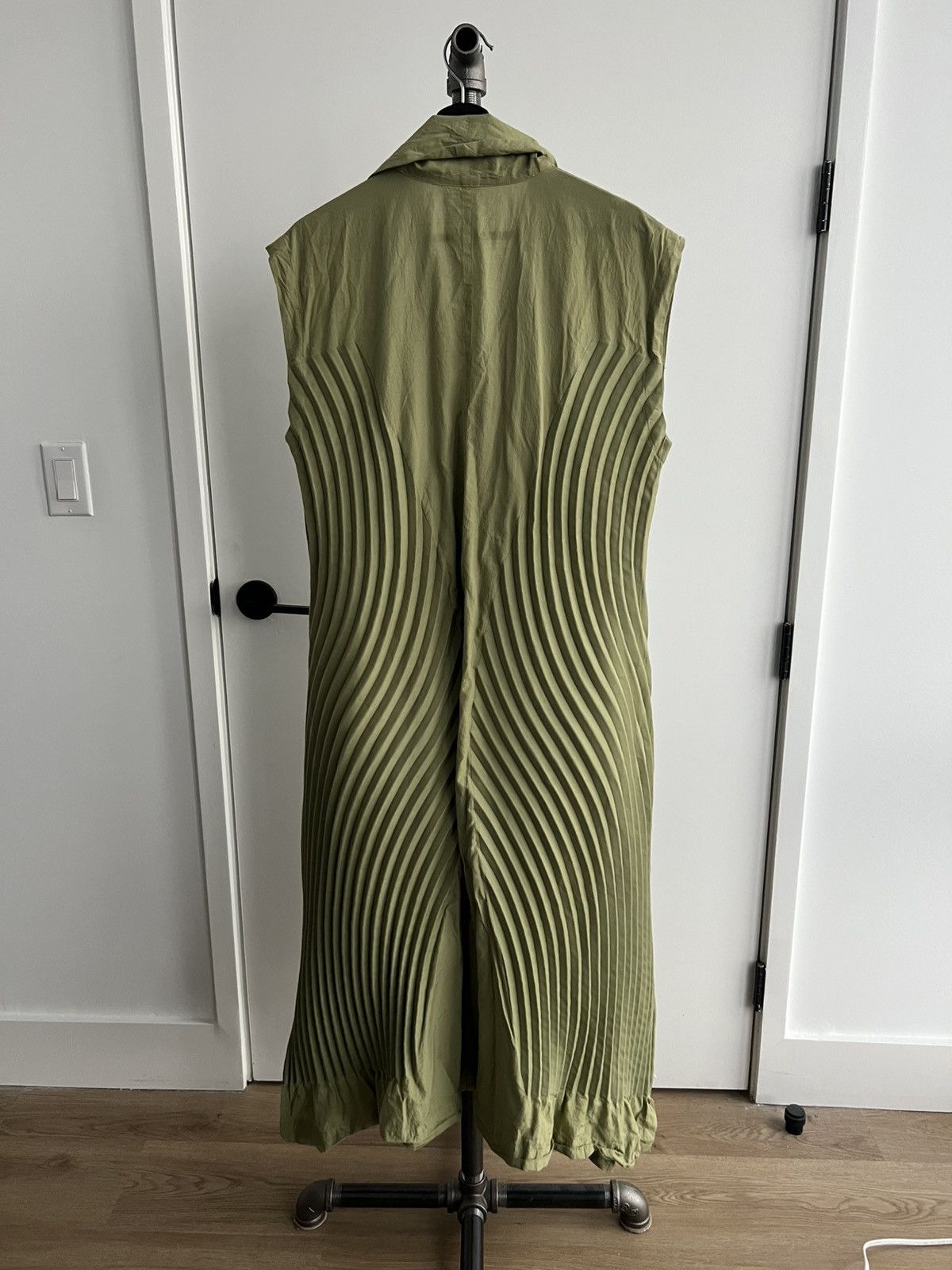 Issey Miyake Sleeveless Pleated Coat Size M / US 6-8 / IT 42-44 - 7 Thumbnail