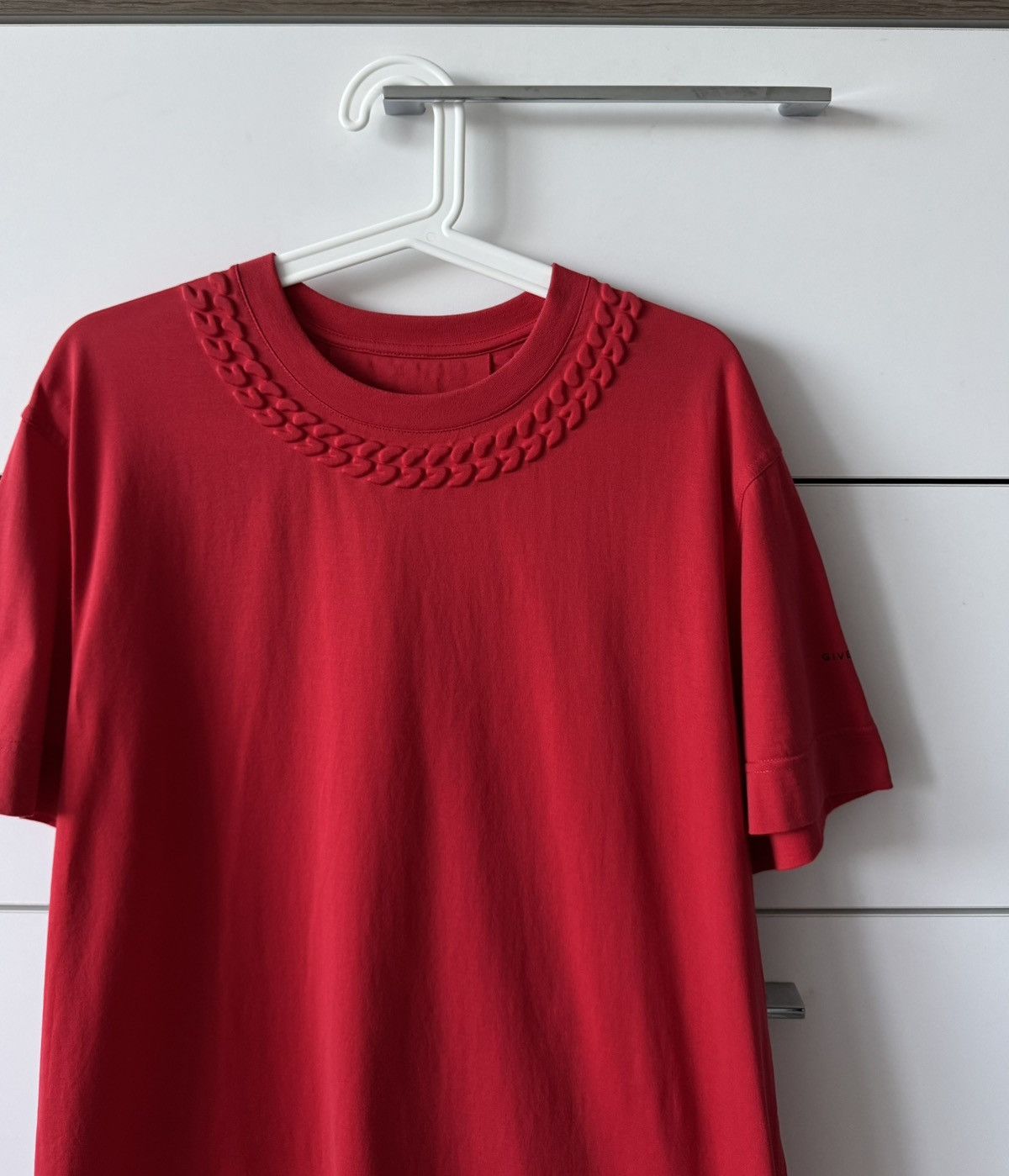 Givenchy Givenchy Red Embossed Chain Collar T-Shirt Size L / US 10 / IT 46 - 4 Thumbnail