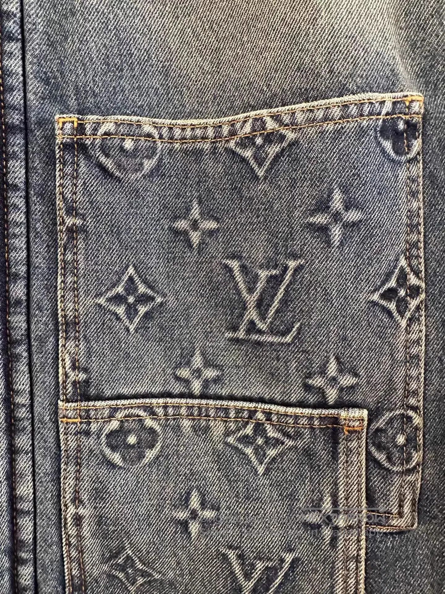 Louis Vuitton Blue Denim Jacket with Patterned Pockets . Size US L / EU 52-54 / 3 - 5 Thumbnail
