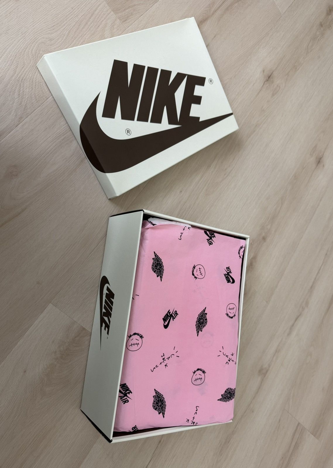 Jordan Brand × Travis Scott Travis Scott x Jordan 1 Retro Low Golf Neutral Olive Size US 10 / EU 43 - 18 Thumbnail