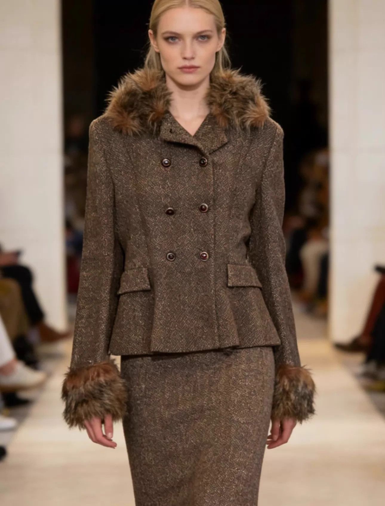 Christophe Lemaire LEMAIRE 1998A/W Women's Runway Fur Collar Wool French Jacket Size XS / US 0-2 / IT 36-38 - 2 Thumbnail
