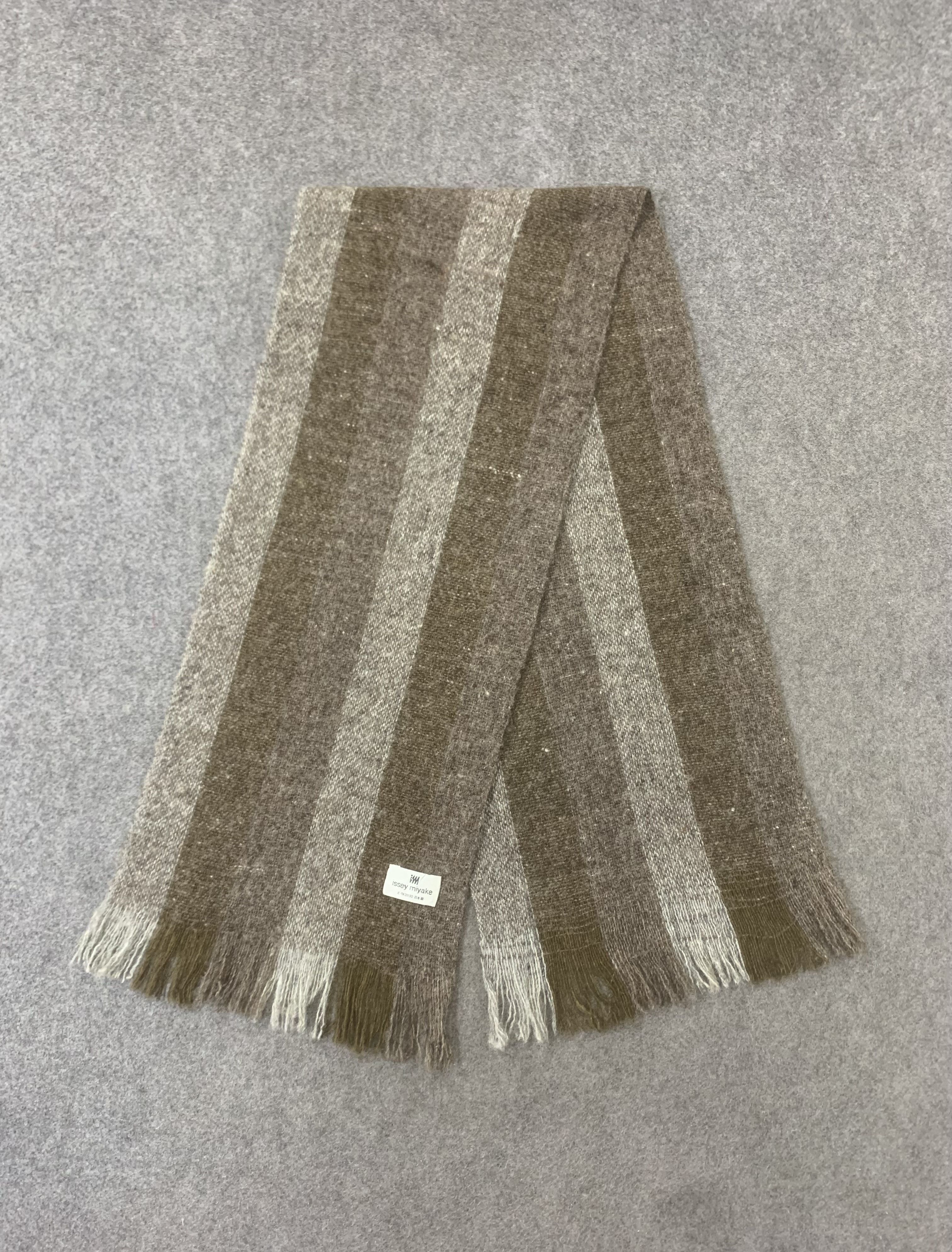 Issey Miyake Issey Miyake Scarf Wool Muffler Neck Wrap BL9272 Size ONE SIZE - 4 Thumbnail