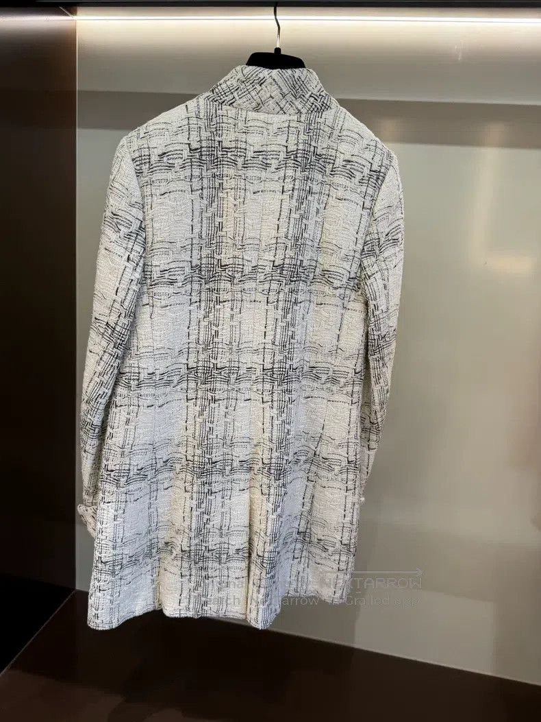 Chanel Chanel Black and white large plaid knitted coat Size XS / US 0-2 / IT 36-38 - 2 Thumbnail