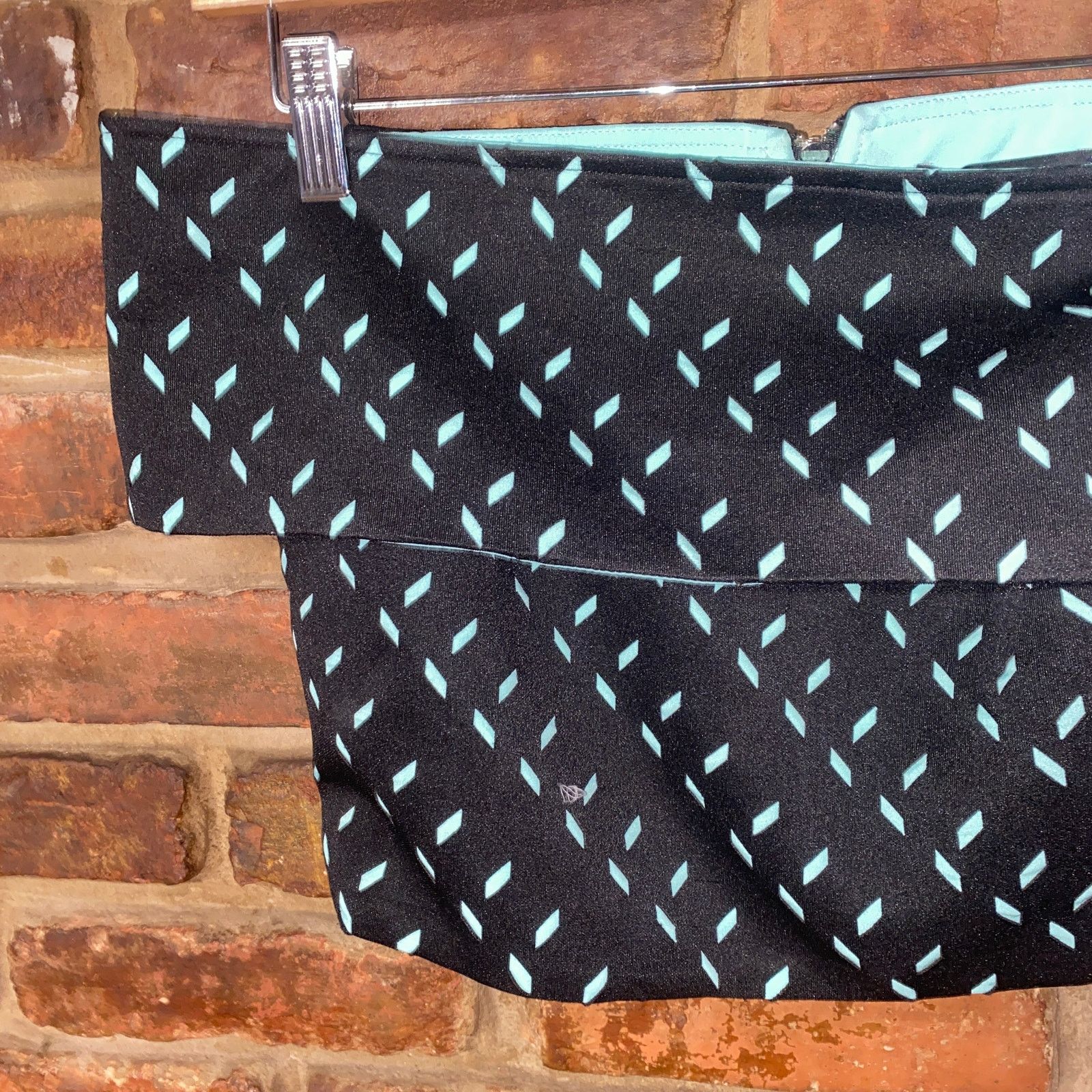 ELLIATT NWT Elliatt Black Teal Printed Off-The-Shoulder Crop Top XS Size XS / US 0-2 / IT 36-38 - 4 Thumbnail