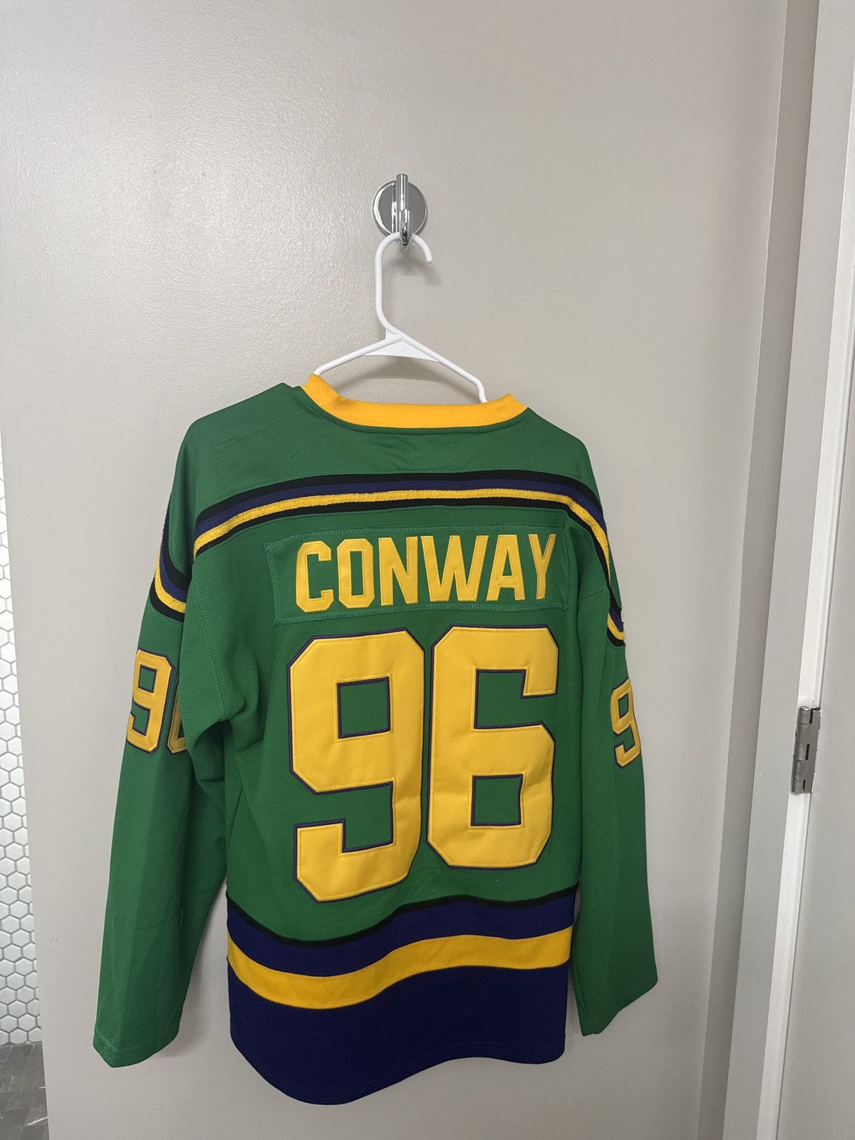 Mitchell & Ness Mighty ducks hockey jersey Size US M / EU 48-50 / 2 - 4 Thumbnail