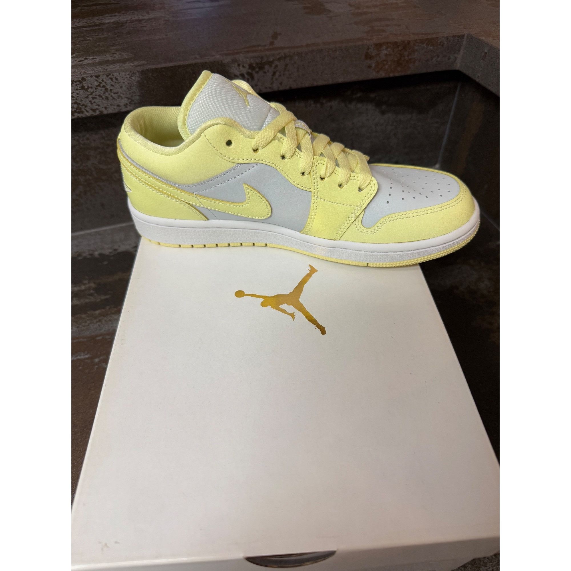 Jordan Brand Women's Jordan 1 Low Lemonade Size 8- DC0774-007 Size US 8 / IT 38 - 6 Thumbnail