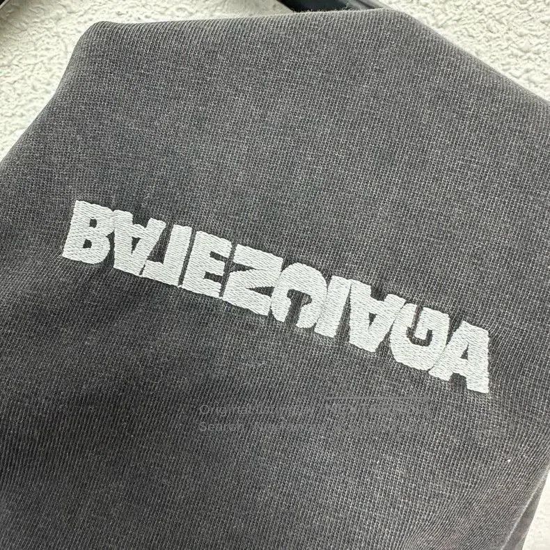 Balenciaga Balenciaga Washed Black Inverted Logo Tee. Size US M / EU 48-50 / 2 - 5 Thumbnail