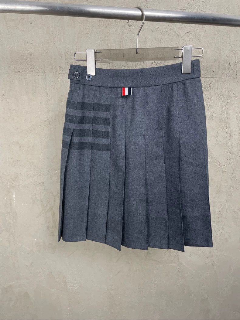 Thom Browne Thom browne Gray new four-striped pleated skirt short skirt Size 24" / US 00 / IT 34 - 3 Thumbnail