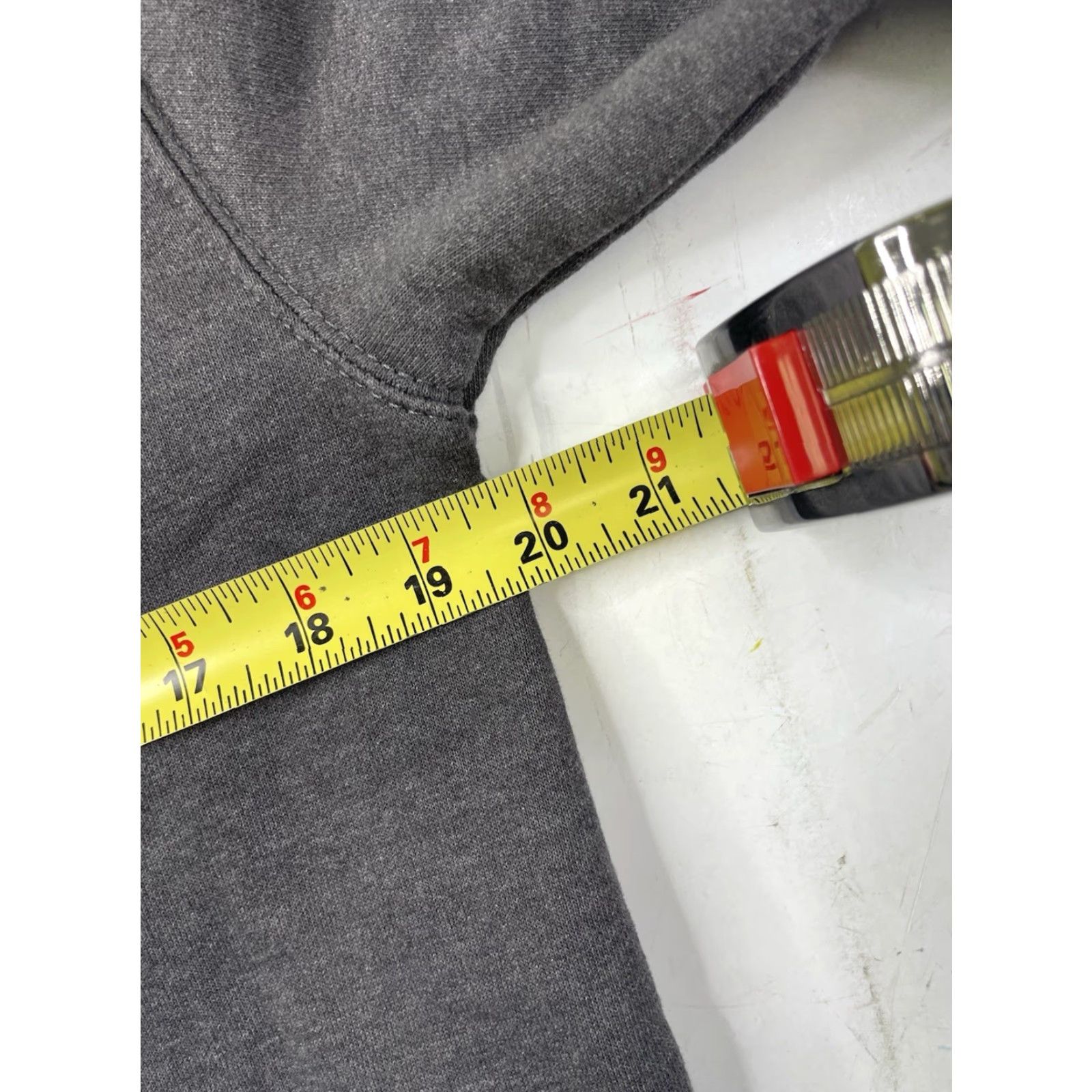 Carhartt VINTAGE Carhartt Sweatshirt Crewneck Pullover Gray Mens XS Regular Long Sleeve Cotton Polyester Workout Outdoor Work Heavyweight Stretch Size US XS / EU 42 / 0 - 5 Thumbnail