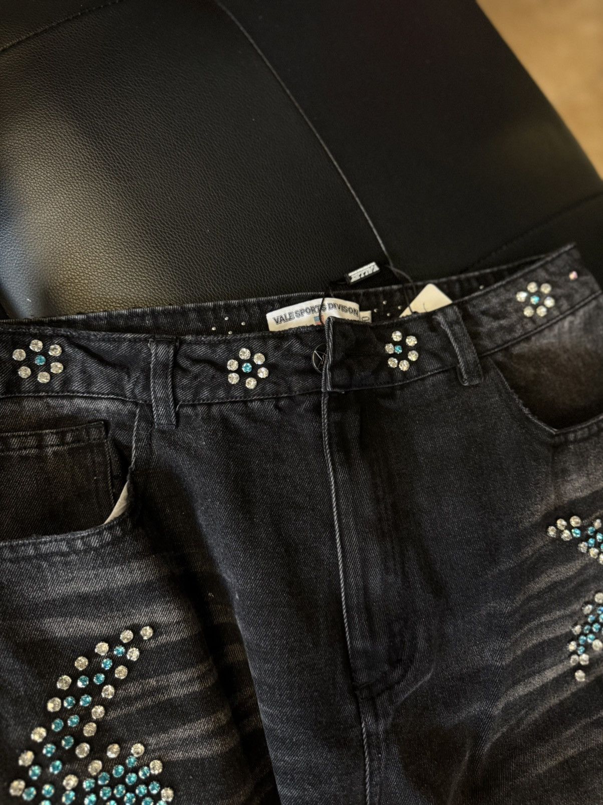 Vale Valley Stone Crystal Rhinestone Baggy Black Jeans Size 30 Size US 30 / EU 46 - 10 Thumbnail