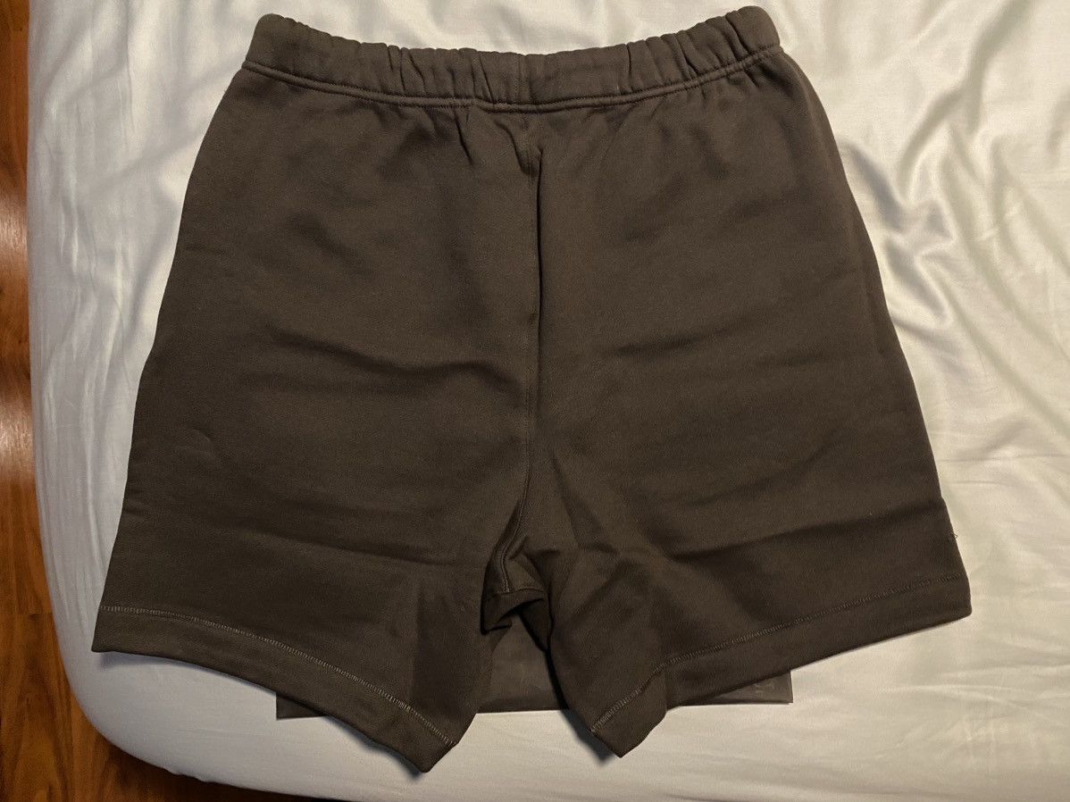 Essentials × Fear of God Essentials FOG Off Black Shorts Size Small Size US 30 / EU 46 - 2 Thumbnail