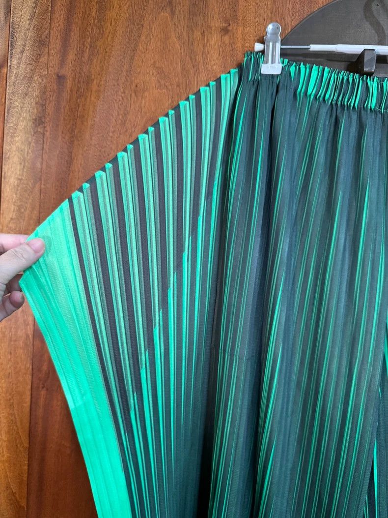 Issey Miyake Issey Miyake size:1 Green pleated kelp pants Size 22" - 5 Thumbnail