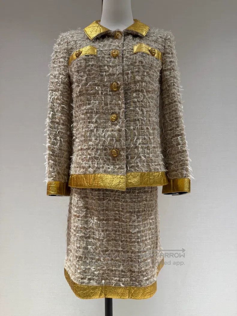 Chanel Chanel 19A Egyptian series pineapple pattern gold jacket Size XS / US 0-2 / IT 36-38 - 1 Thumbnail